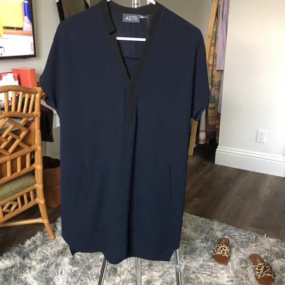 Navy dress with black details on pockets & collar - Picture 2 of 6